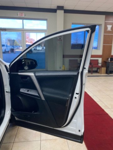 Used 2017 Toyota RAV4 LE image 12