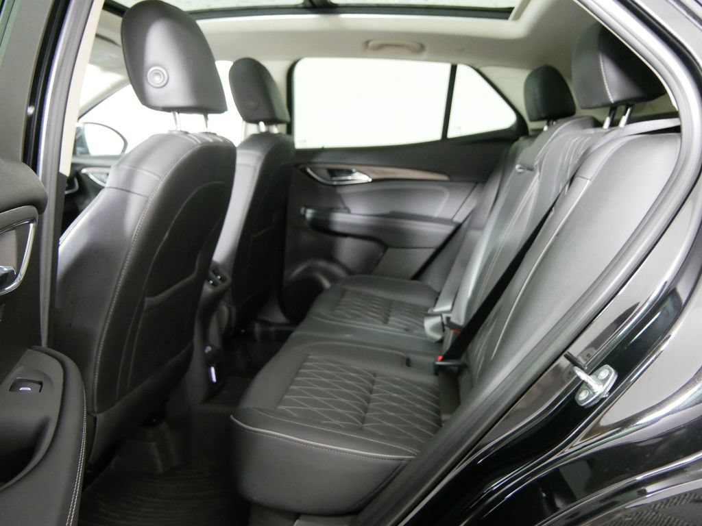 Used 2023 Buick Envision Avenir AWD/4WD image 18
