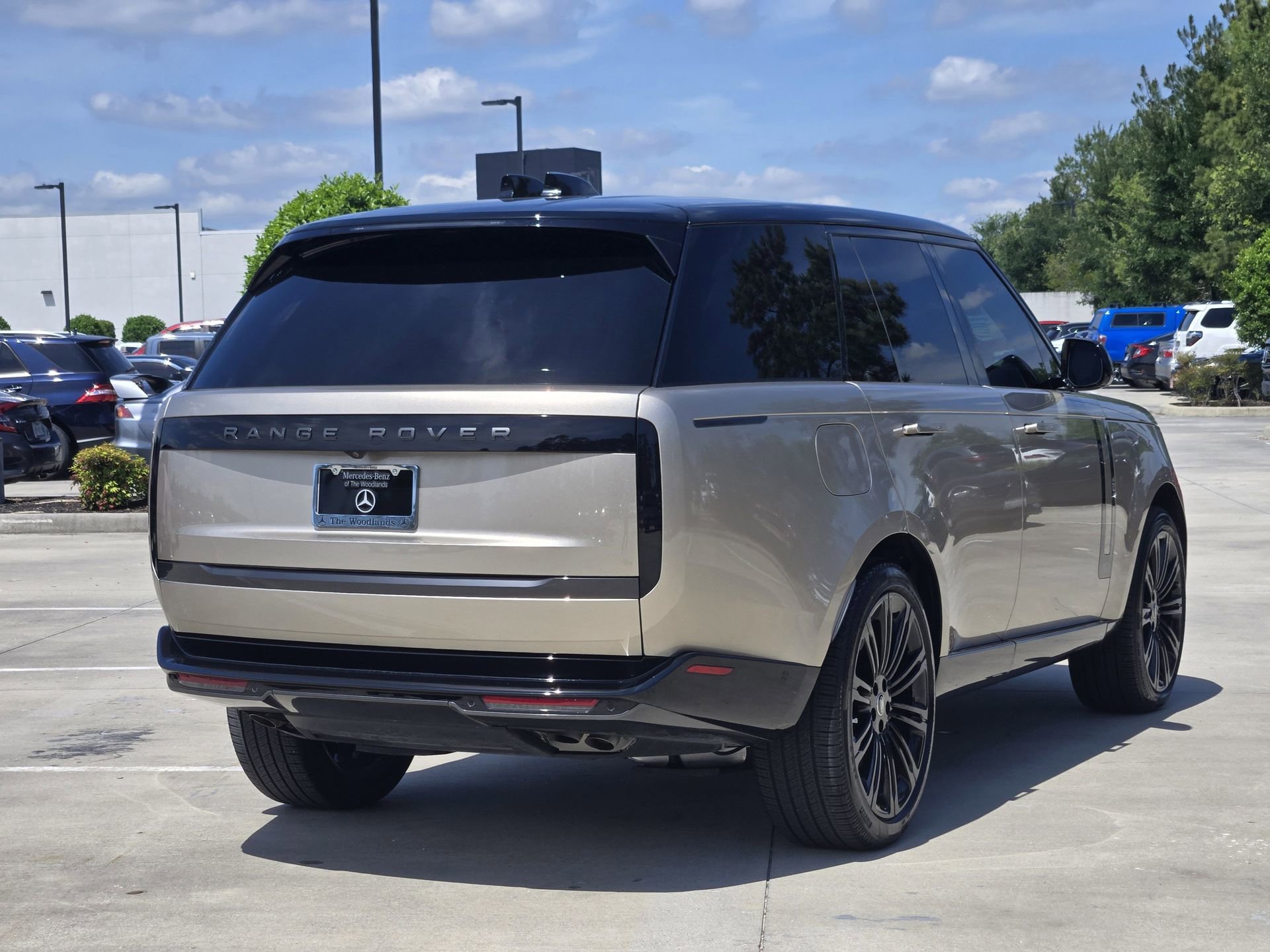 Used 2025 Land Rover Range Rover SE AWD/4WD image 8