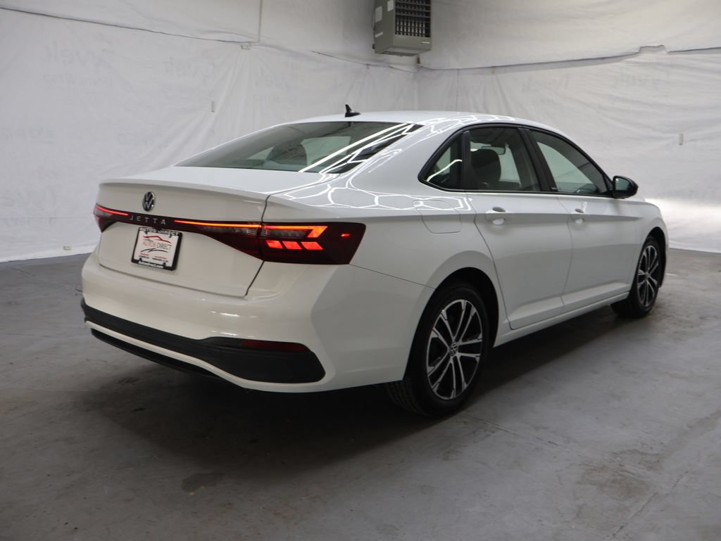 Used 2025 Volkswagen Jetta Sport FWD image 7