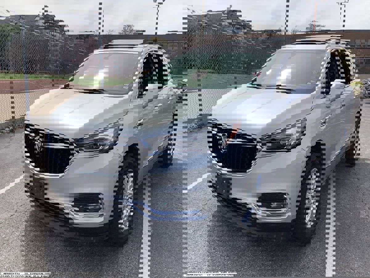 Used 2020 Buick Enclave Essence w/ Sound and Sites Package image 4