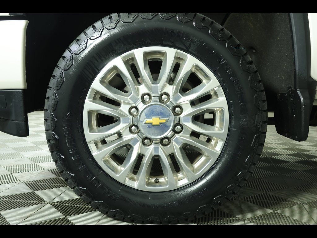 Used 2022 Chevrolet Silverado 2500 High Country w/ Z71 Off-Road Package image 7