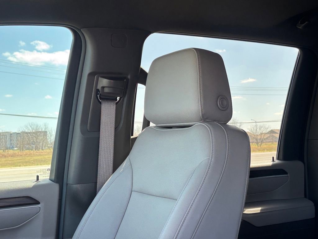 Used 2025 GMC Sierra 2500 SLT AWD/4WD image 13