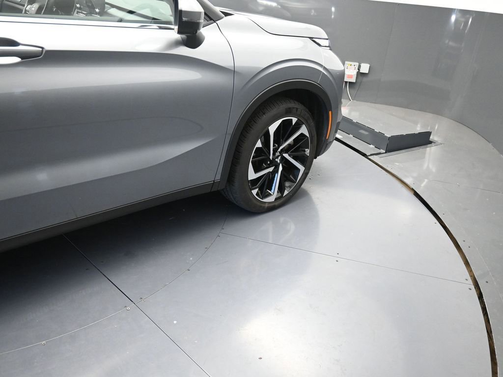 Used 2024 Mitsubishi Outlander SE image 24