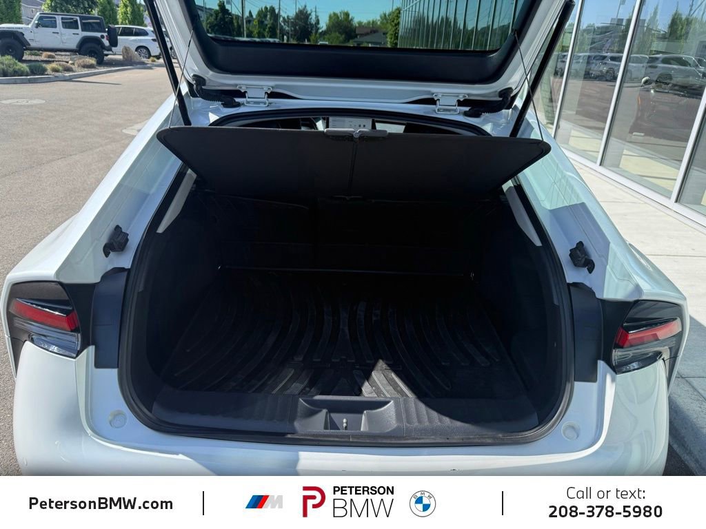 Used 2024 Toyota Prius XLE AWD/4WD image 8