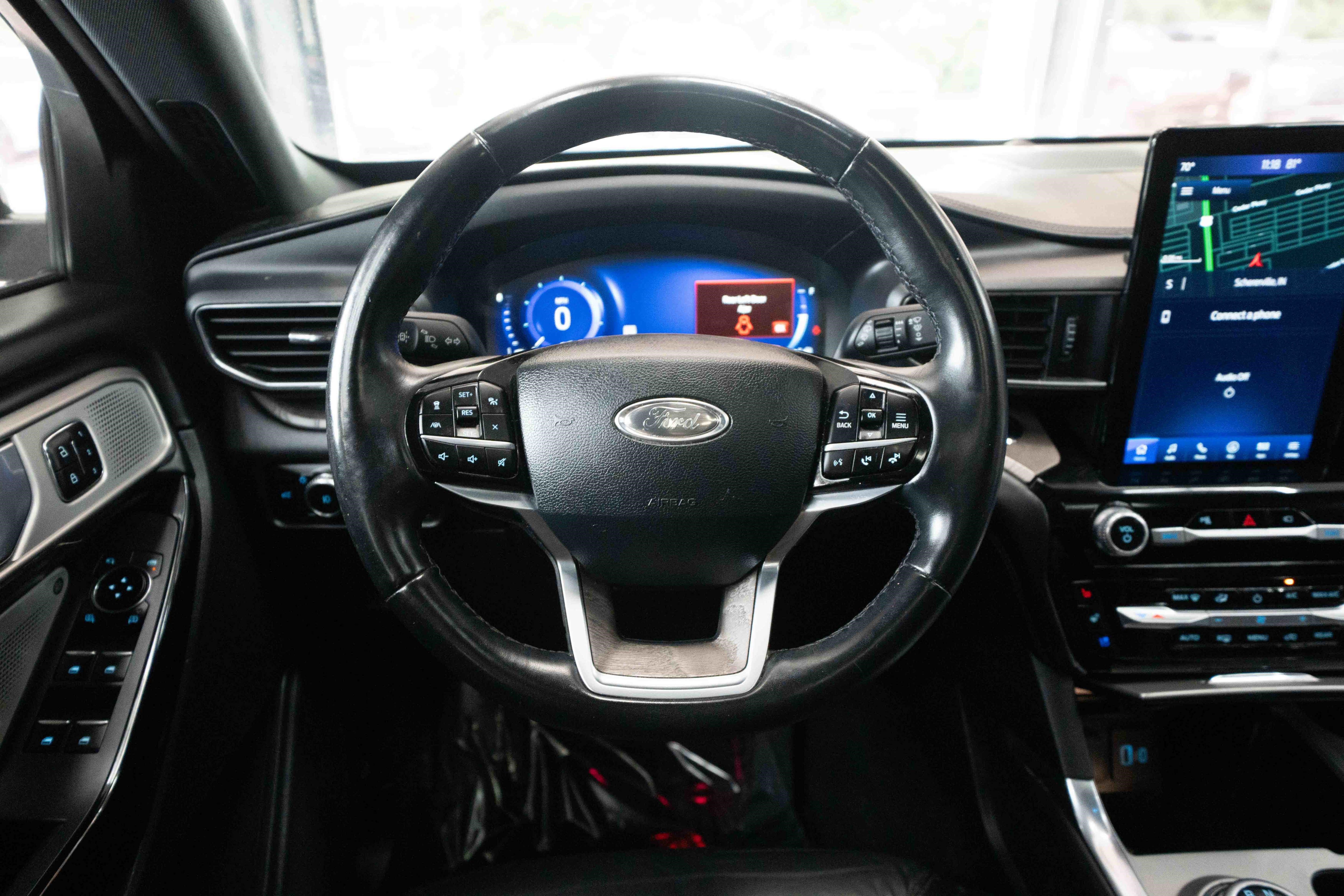 Used 2023 Ford Explorer Platinum w/ Technology Package AWD/4WD image 21