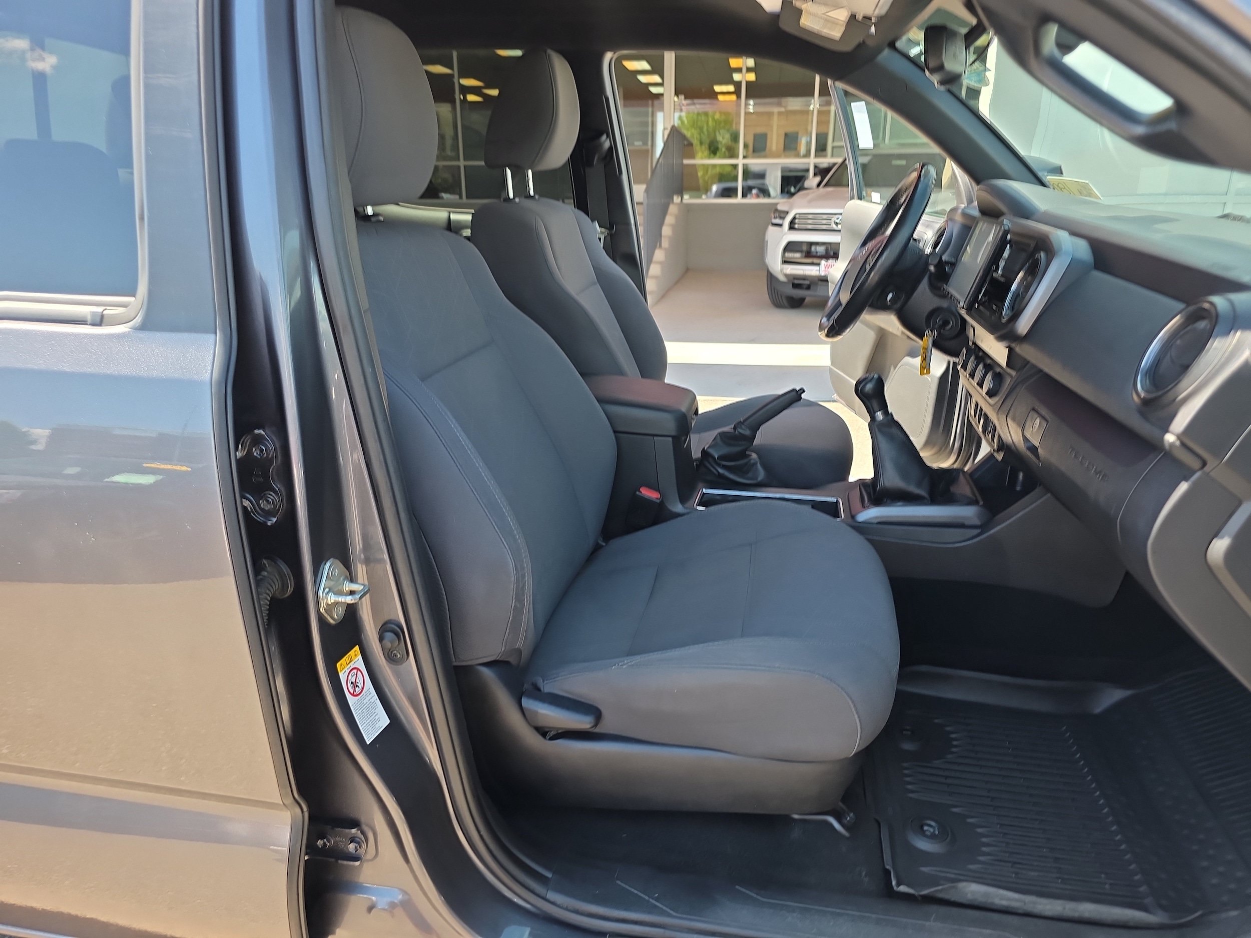 Used 2019 Toyota Tacoma TRD Off-Road w/ Technology Package AWD/4WD image 15