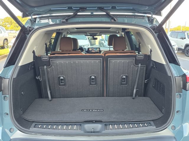 Certified 2026 Nissan Pathfinder Platinum w/ Accent Package AWD/4WD image 18