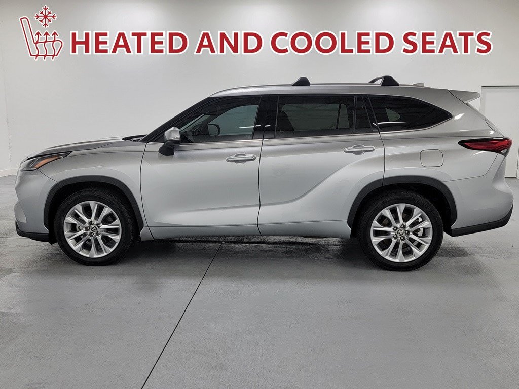 Used 2022 Toyota Highlander Limited FWD image 5