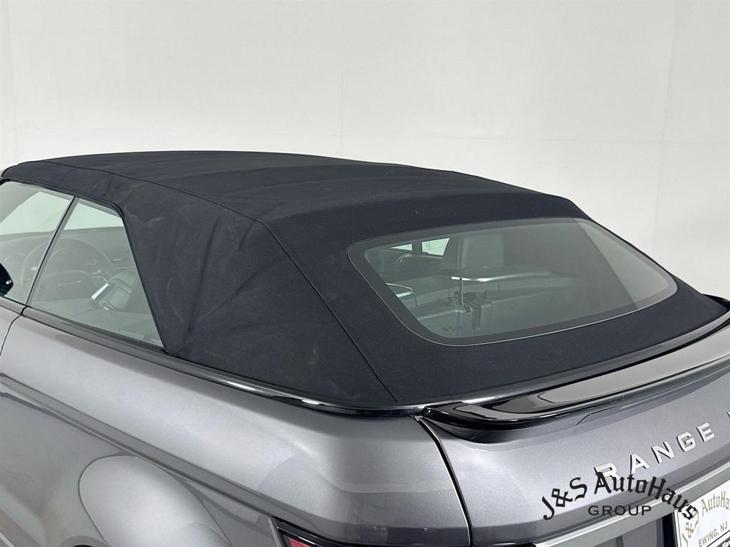 Used 2018 Land Rover Range Rover Evoque SE Dynamic image 16