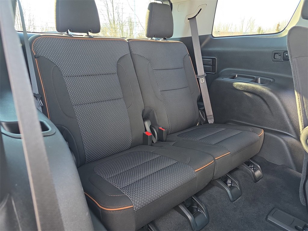 Used 2023 GMC Acadia AT4 image 12