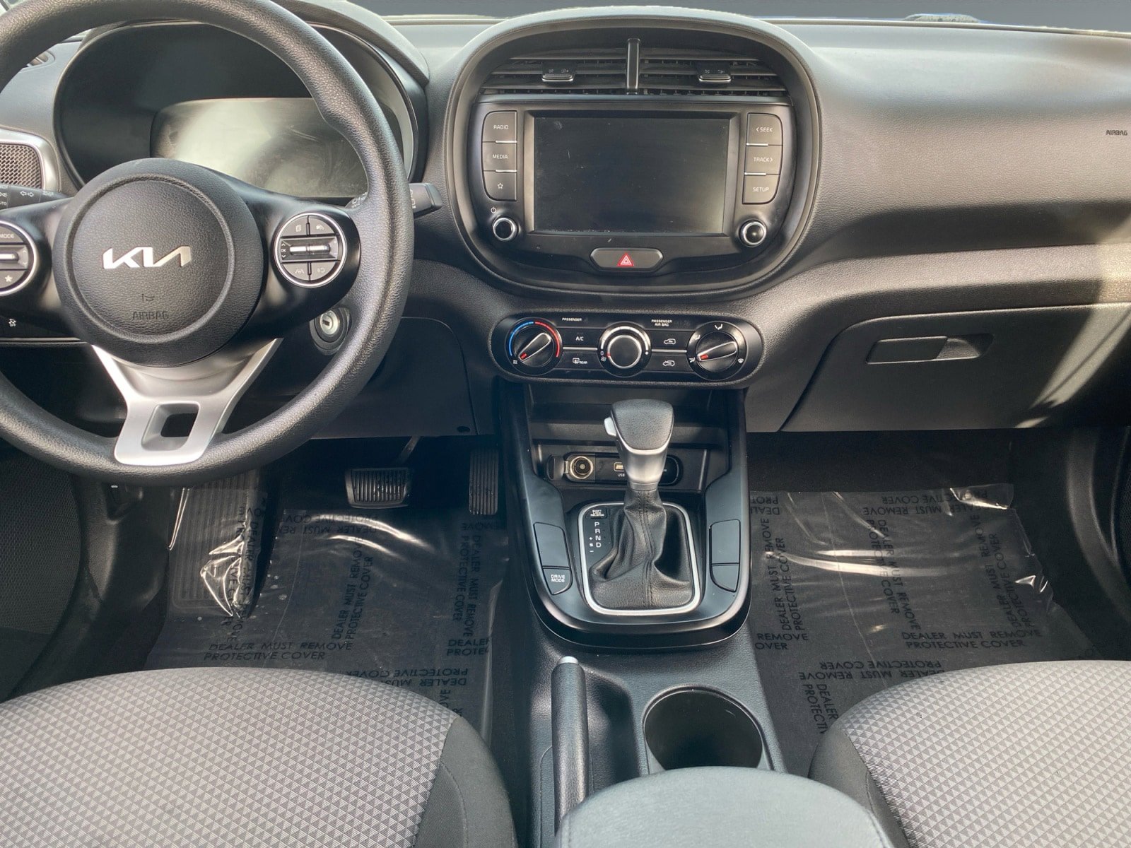 Used 2025 Kia Soul LX FWD image 11