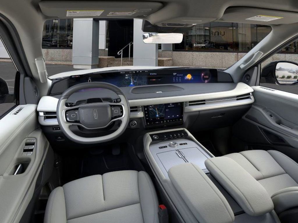 New 2026 Lincoln Navigator Reserve image 9