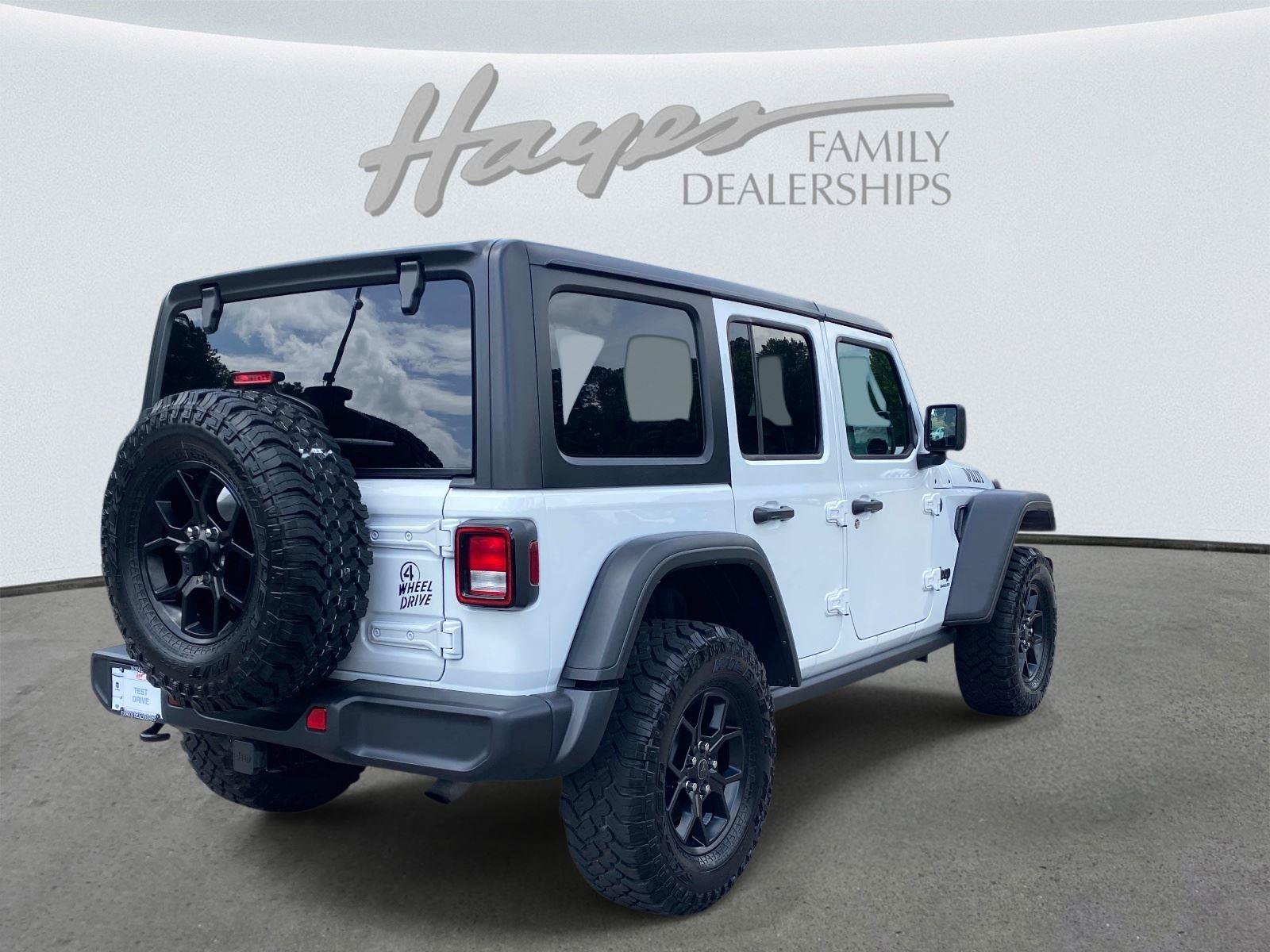 Used 2025 Jeep Wrangler Unlimited Sport AWD/4WD image 3