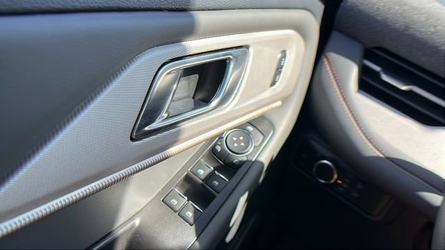 Used 2025 Ford Explorer Active RWD image 34