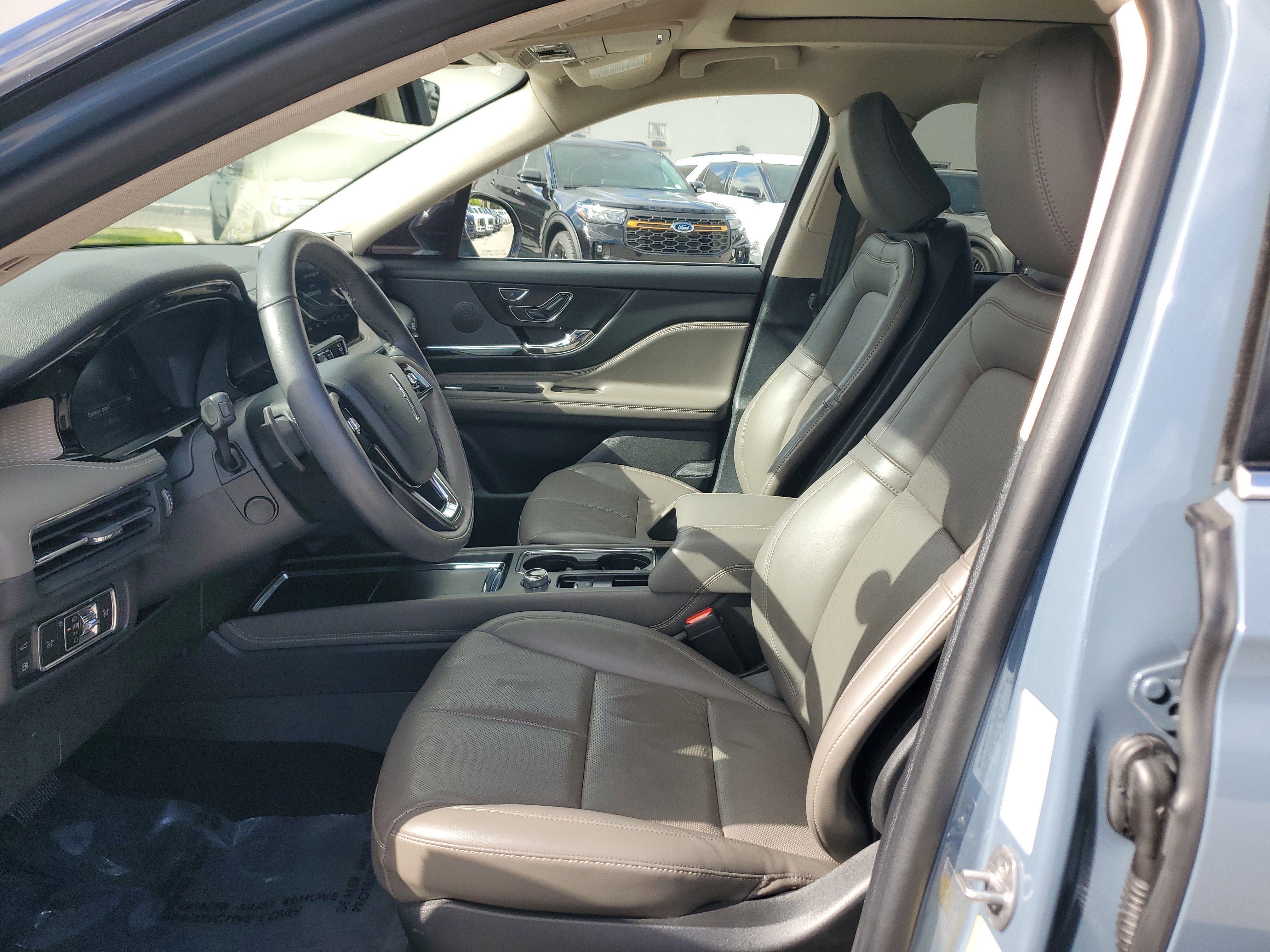 Used 2023 Lincoln Corsair Grand Touring w/ Equipment Group 301A image 11