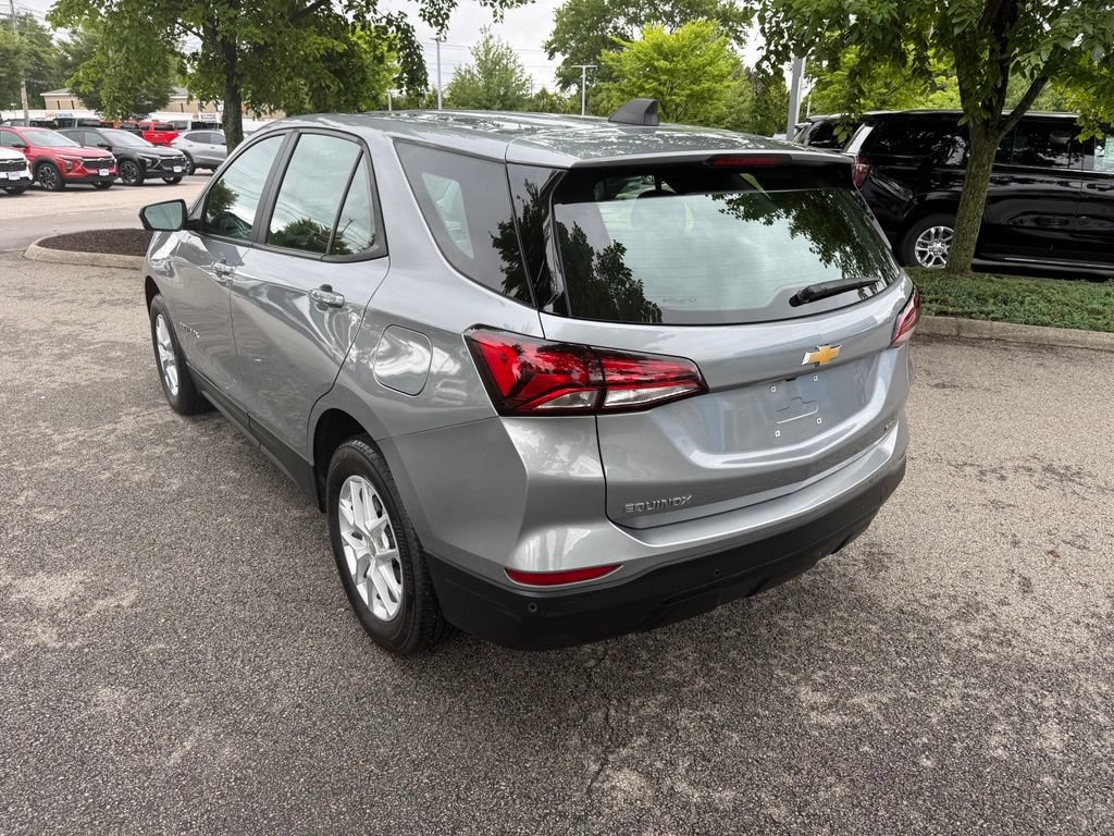 Used 2023 Chevrolet Equinox LS w/ LPO, Floor Liner Package AWD/4WD image 3