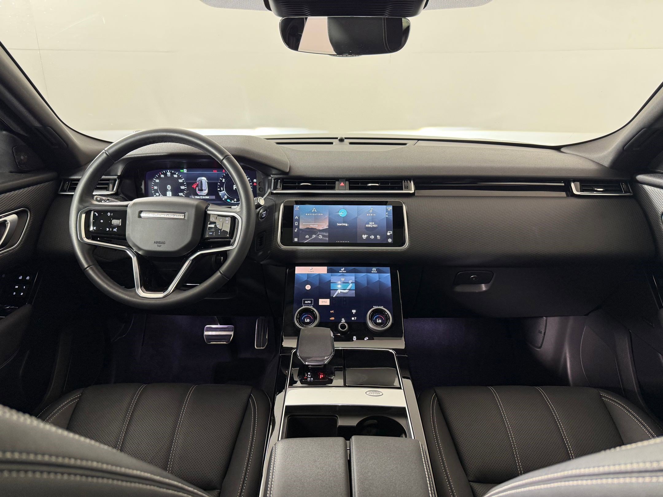 Used 2023 Land Rover Range Rover Velar R-Dynamic S image 16