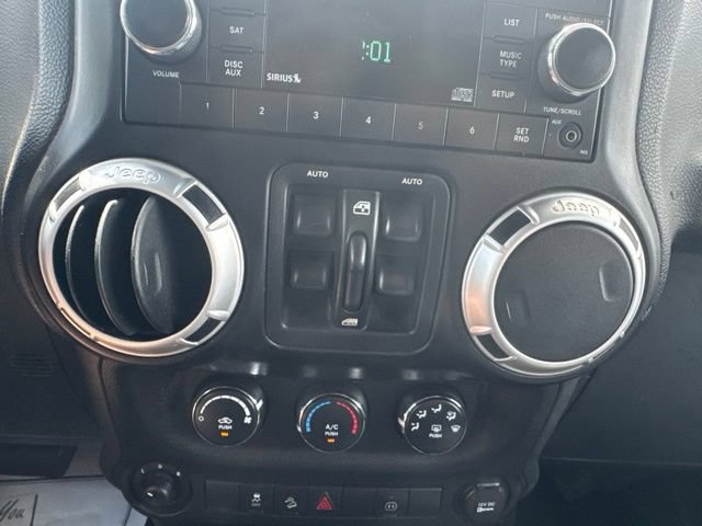 Used 2012 Jeep Wrangler Unlimited Sahara w/ Connectivity Group AWD/4WD image 16