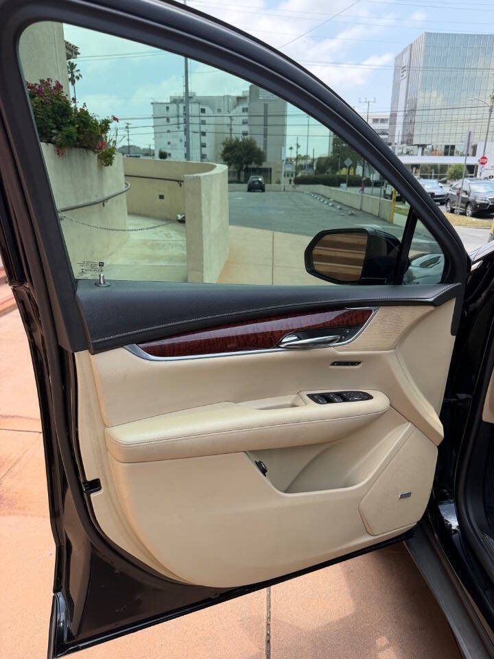 Used 2017 Cadillac XT5 Premium Luxury w/ Driver Assist Package FWD image 63