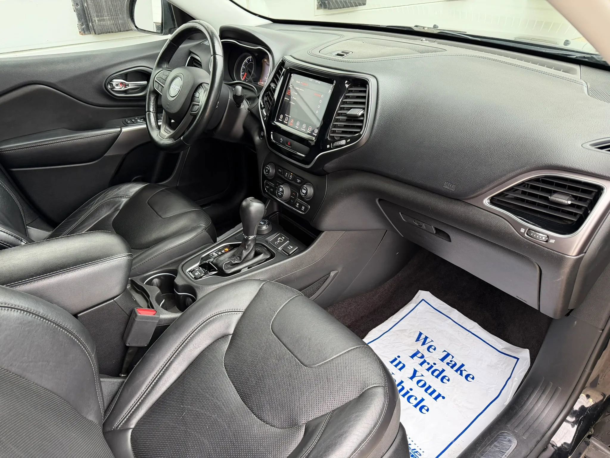 Used 2019 Jeep Cherokee Limited image 14