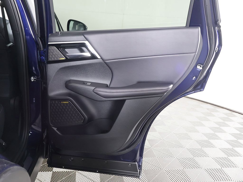 New 2025 Mitsubishi Outlander SE image 29