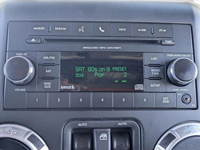 Used 2015 Jeep Wrangler Rubicon w/ Power Convenience Group image 13