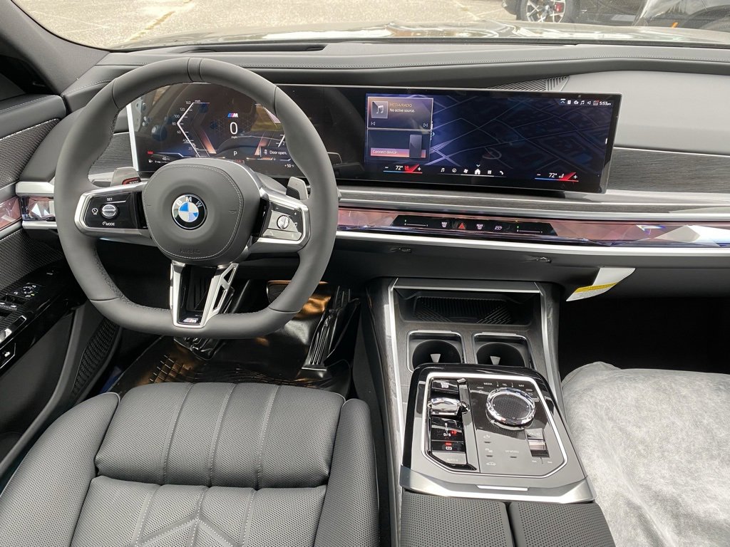 New 2026 BMW 760i xDrive w/ Premium Package image 10