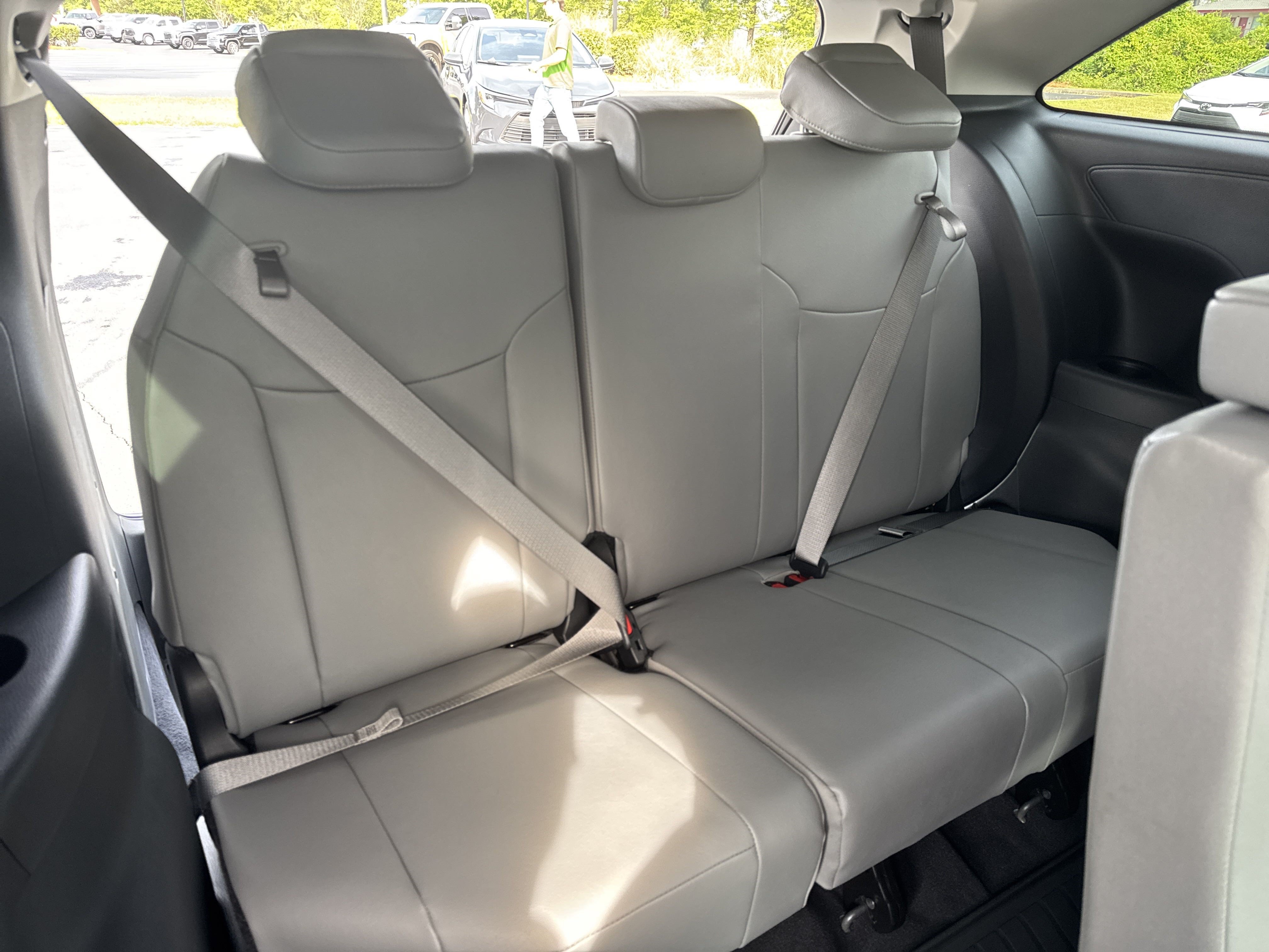 New 2025 Toyota Sienna XLE FWD image 34