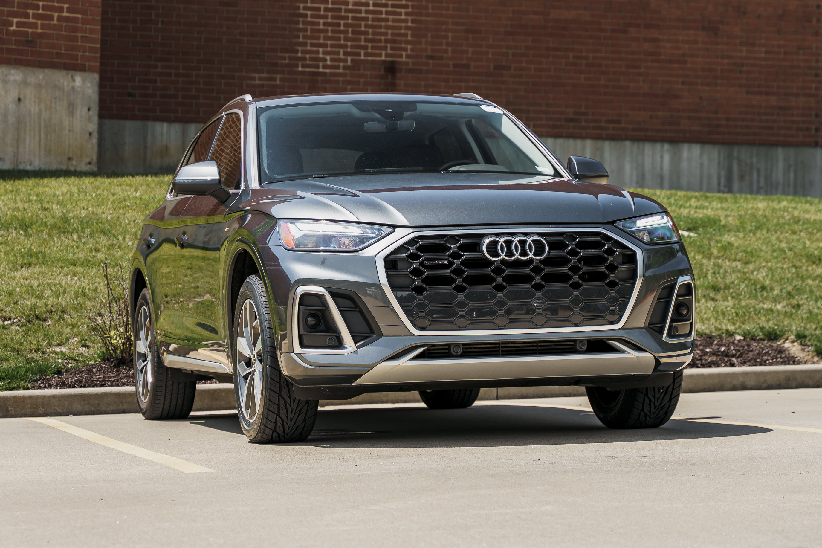 Used 2024 Audi Q5 2.0T Premium w/ Convenience Package AWD/4WD image 1