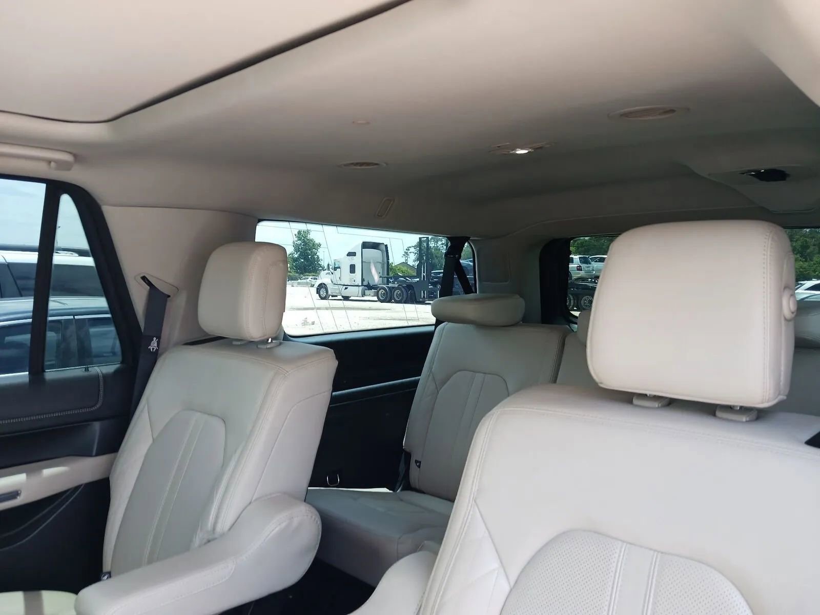 Used 2019 Ford Expedition Max Platinum RWD image 5