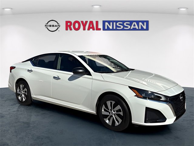 Used 2025 Nissan Altima 2.5 S image 1