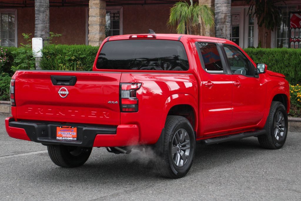 Used 2025 Nissan Frontier SV AWD/4WD image 9