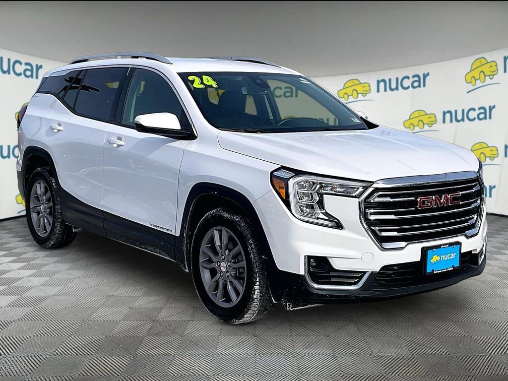 Used 2024 GMC Terrain SLT image 1