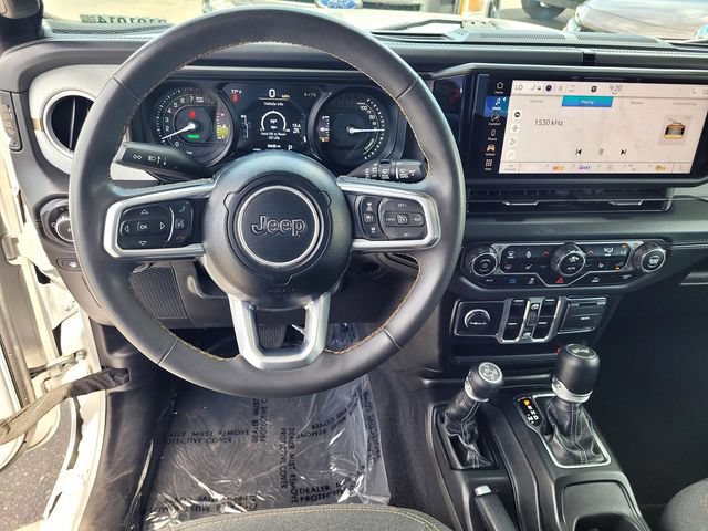 Used 2024 Jeep Wrangler Unlimited Sahara AWD/4WD image 9