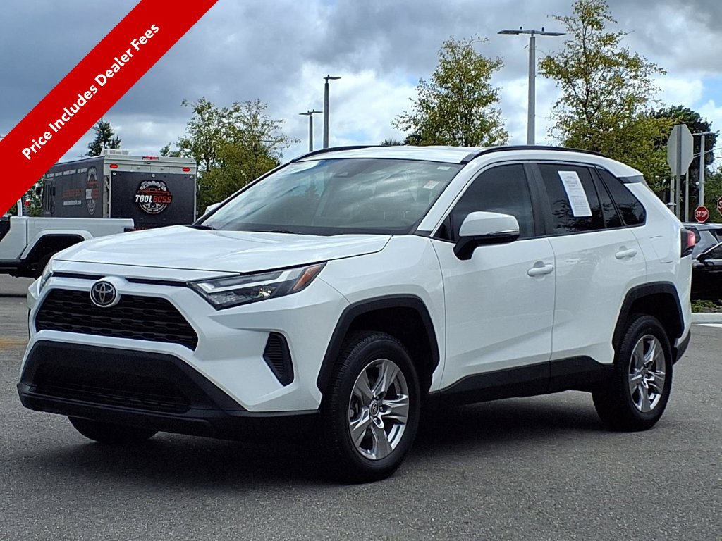 Used 2022 Toyota RAV4 XLE FWD image 4