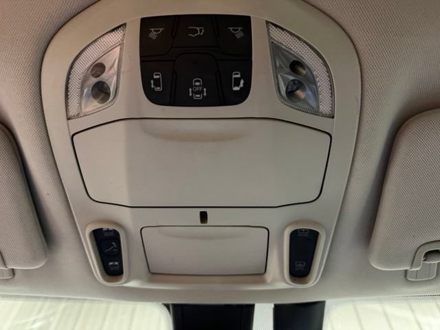 Used 2017 Chrysler Pacifica Limited FWD image 52