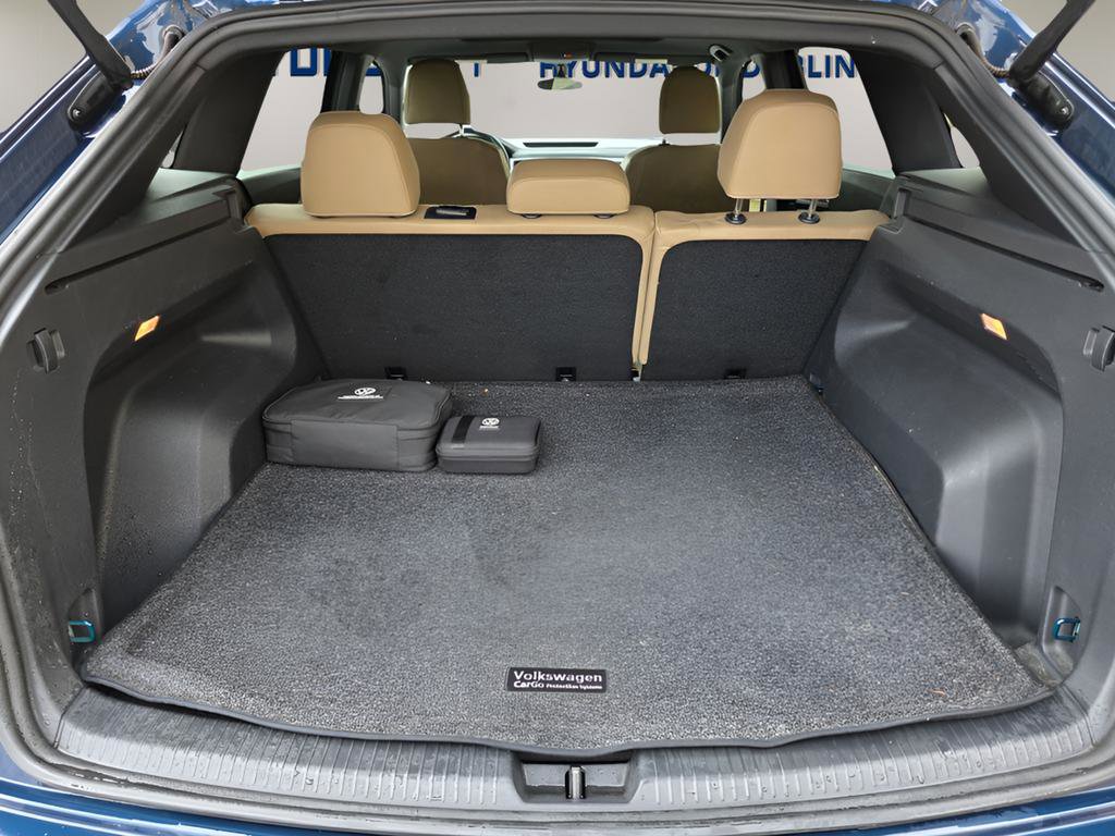 Used 2020 Volkswagen Atlas Cross Sport SE w/ Panoramic Sunroof Package image 14