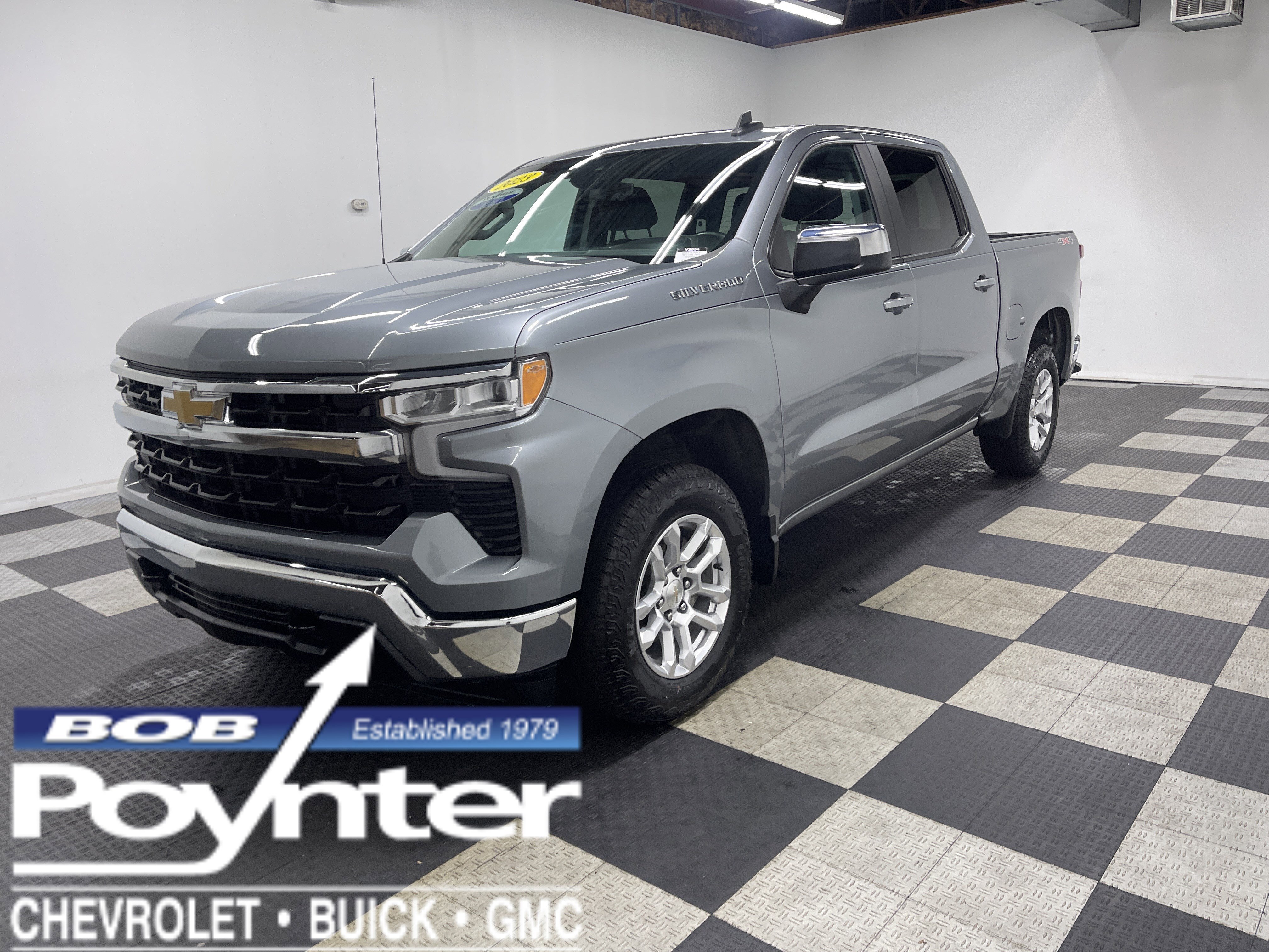 Used 2023 Chevrolet Silverado 1500 LT AWD/4WD image 1