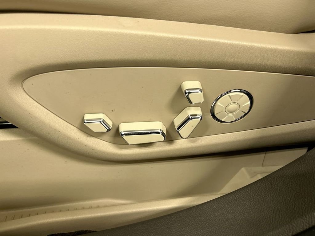 Used 2023 Lincoln Nautilus Reserve w/ Equipment Group 201A image 10