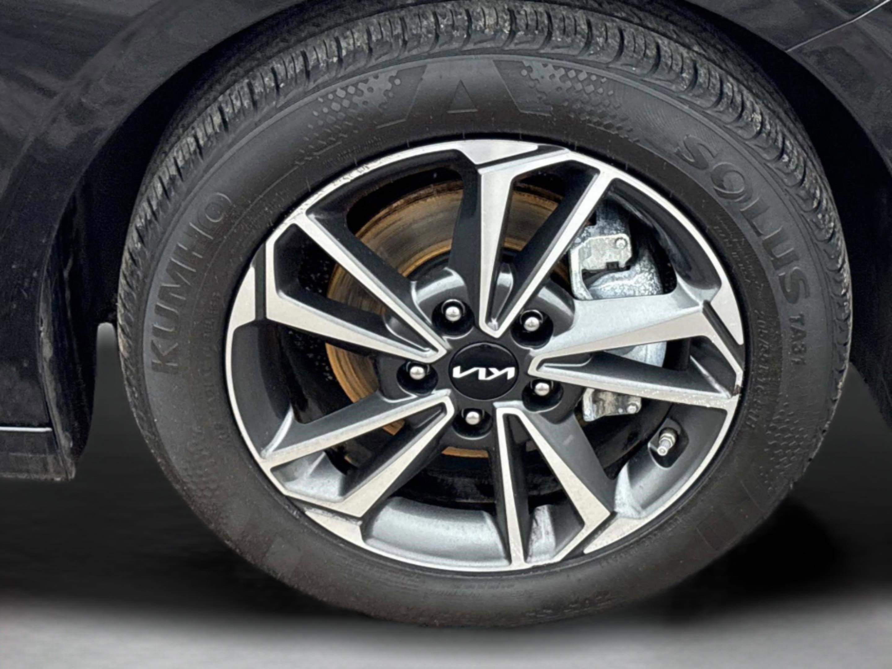 Used 2024 Kia Forte LXS image 9