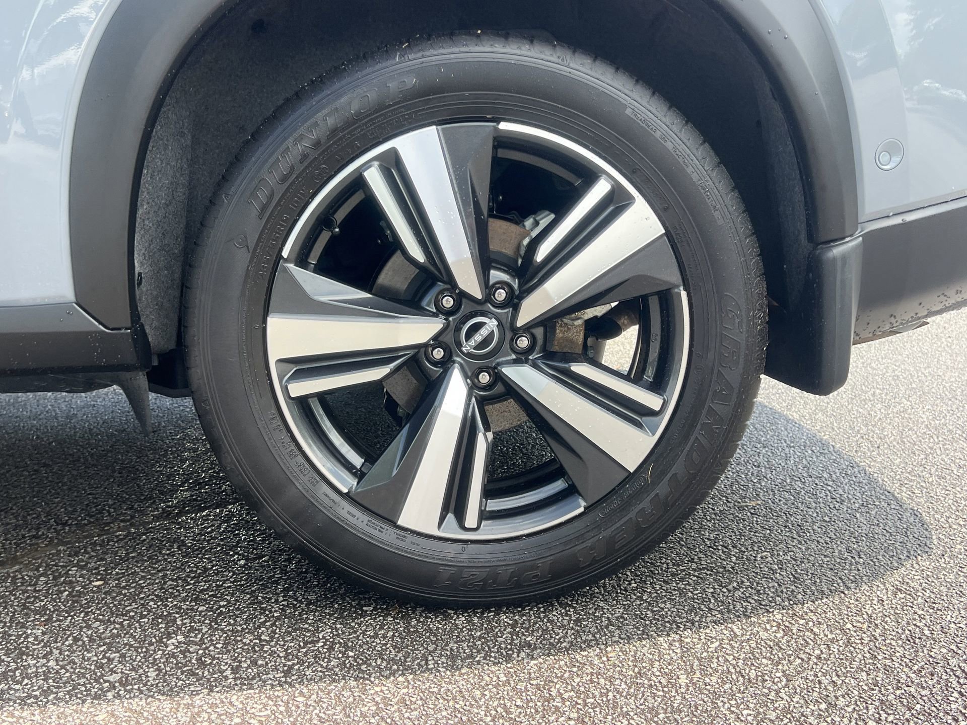 Certified 2025 Nissan Rogue SL w/ SL Premium Package FWD image 32