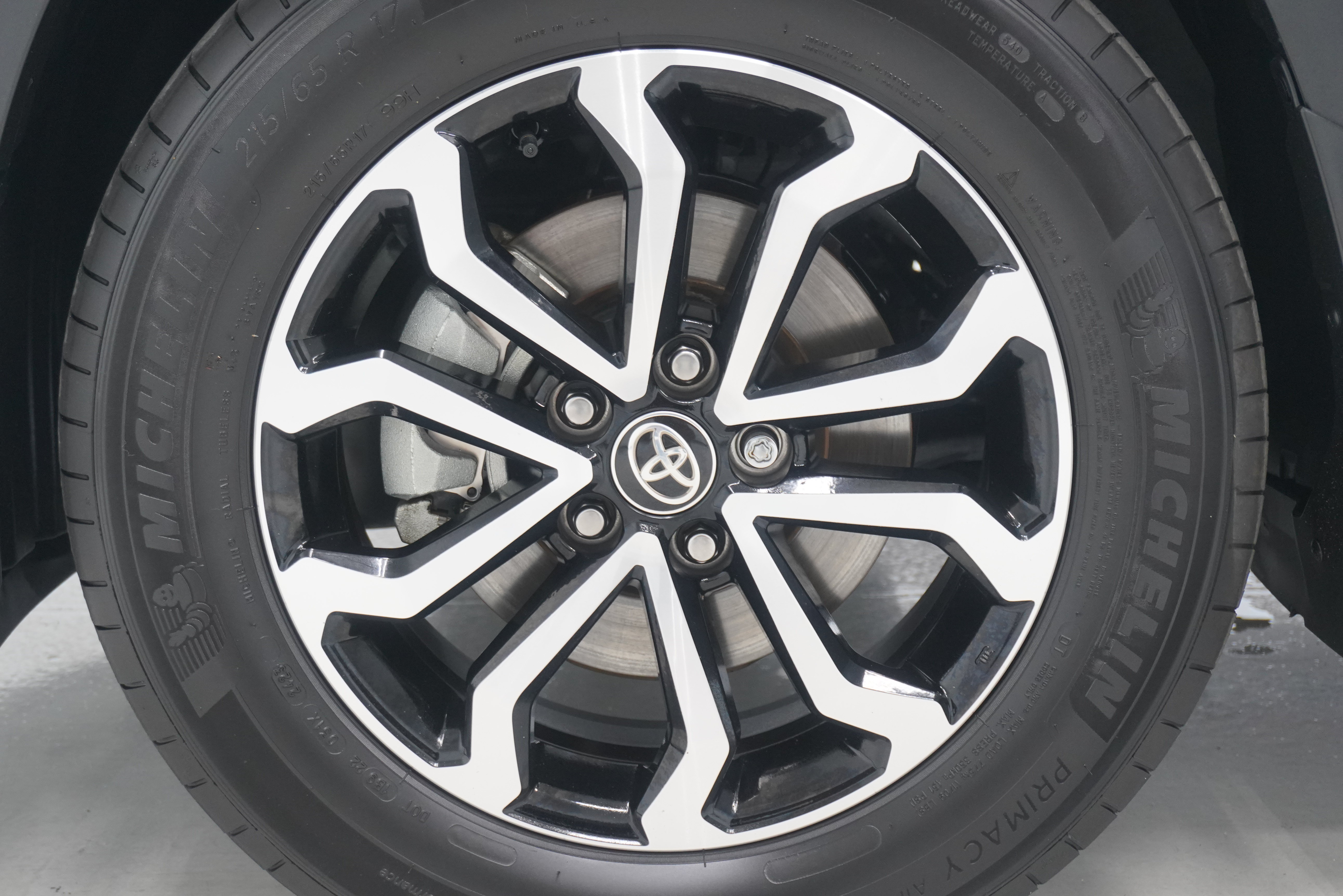 Used 2023 Toyota Corolla Cross AWD Hybrid w/ Moonroof Package image 27