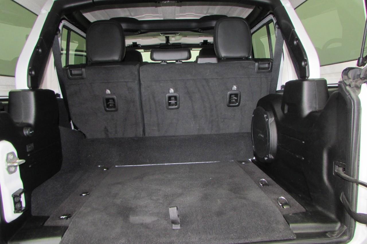 Used 2023 Jeep Wrangler Unlimited Sahara image 28