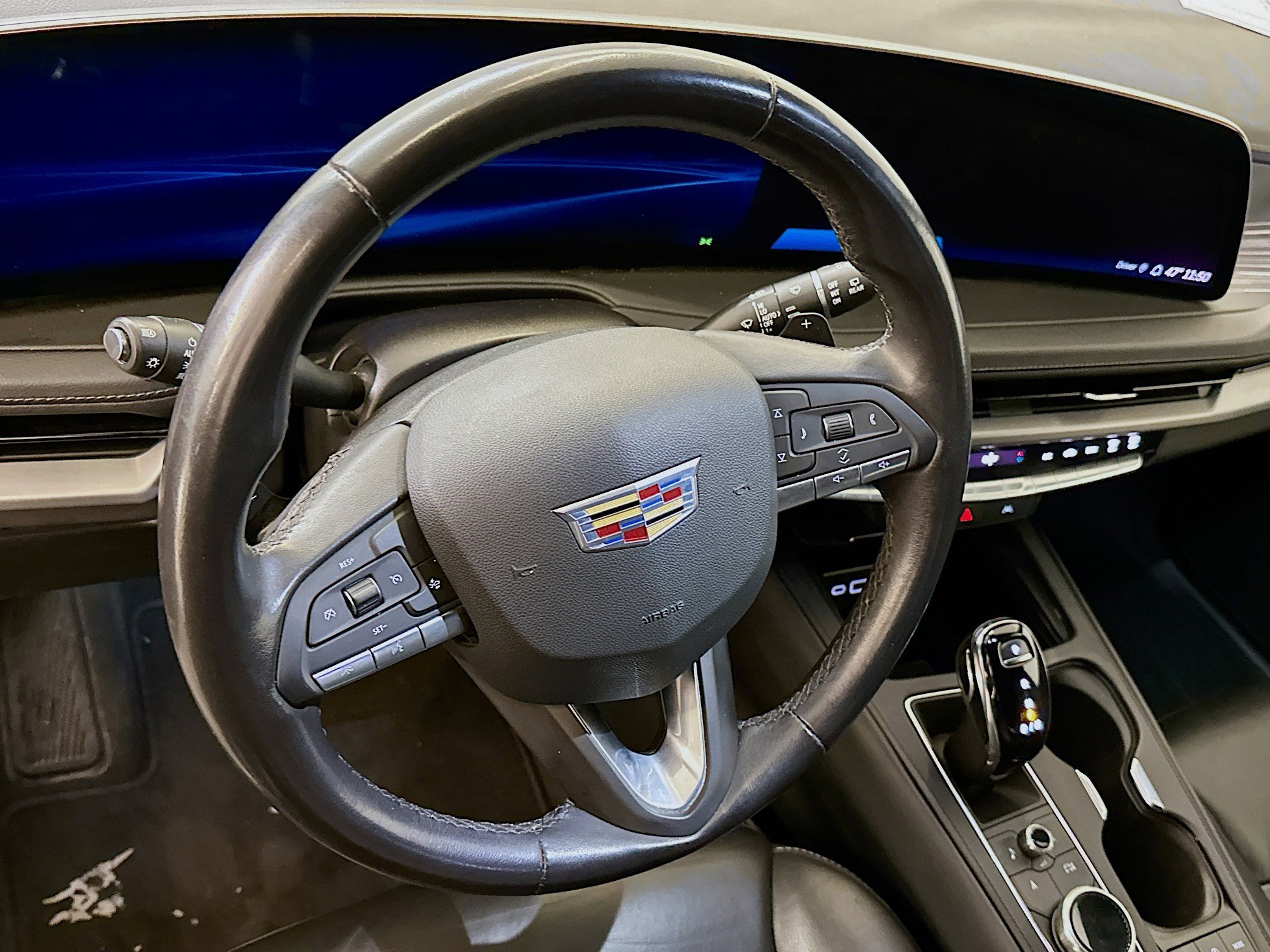 Used 2024 Cadillac XT4 Premium Luxury image 18