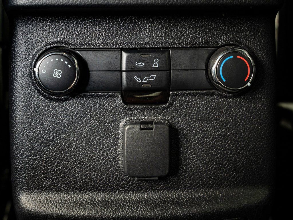 Used 2017 Ford Explorer XLT w/ Equipment Group 202A image 39