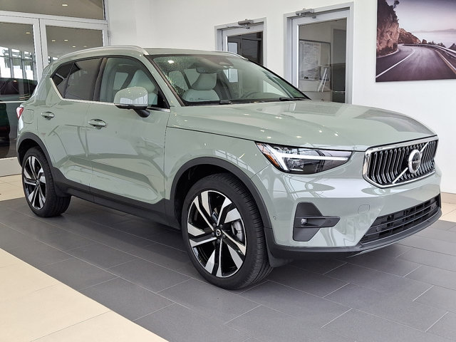 Used 2025 Volvo XC40 B5 Ultra w/ Climate Package