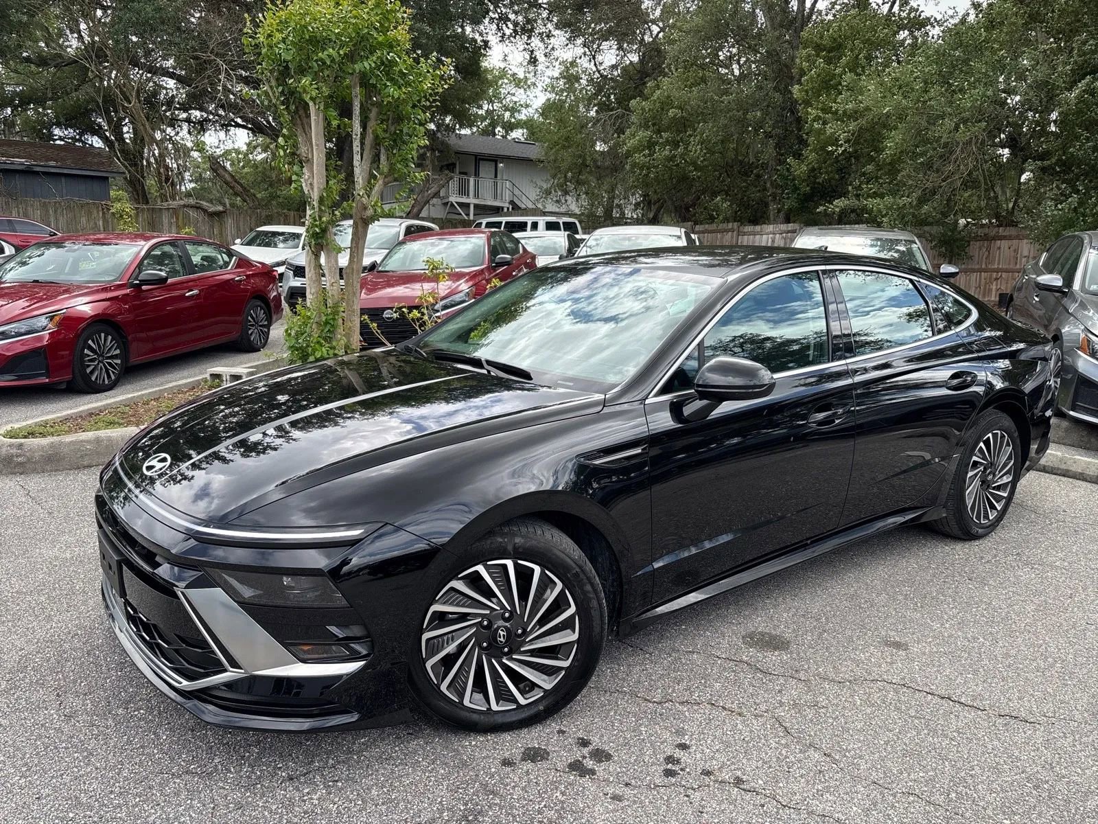 Used 2025 Hyundai Sonata SEL FWD image 2