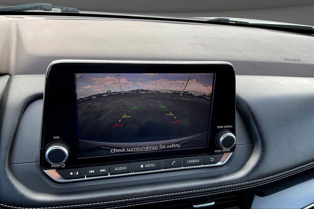 Used 2023 Nissan Rogue SV FWD image 17