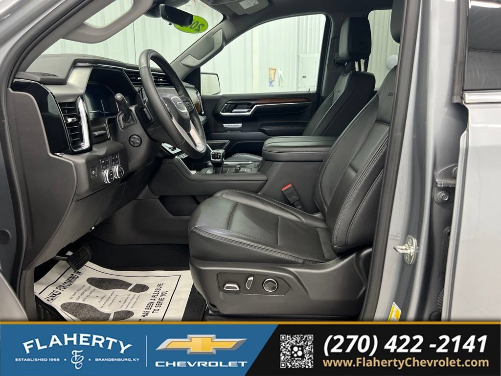 Used 2025 GMC Sierra 1500 Denali w/ Technology Package AWD/4WD image 9
